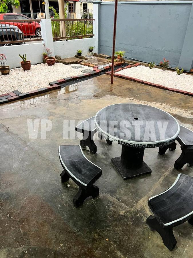 Vp Homestay - Malay Only Ipoh Luaran gambar